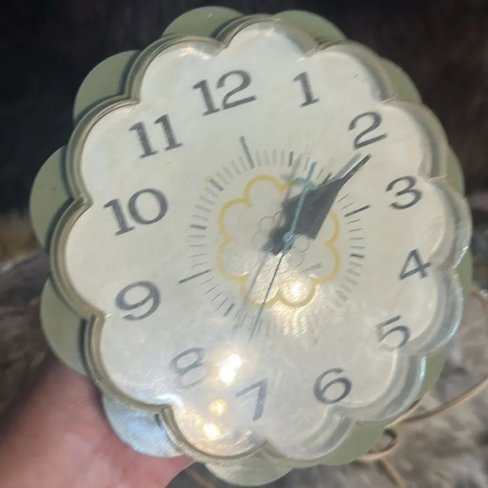 Vintage General Electric wall clock (4175)